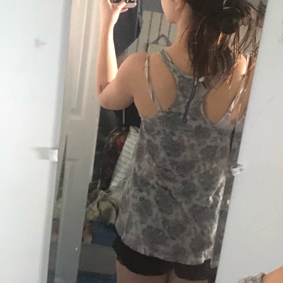 Shirt - Picture 3 of 4